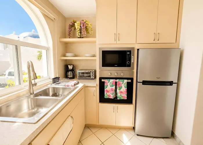 Mykonos Recently Remodeled 1br Escape Great View!